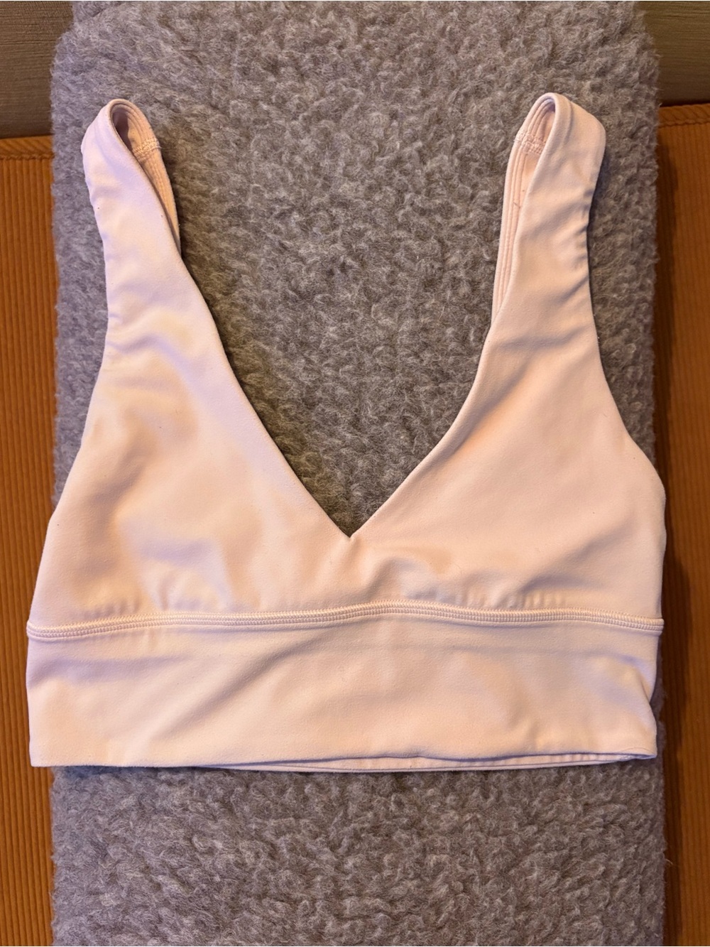 lululemon athletica Lavender V-Neck Sports Bra Size 6